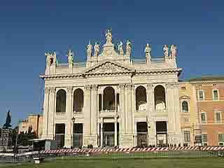 صور Piazza San Giovanni in Laterano ميدان